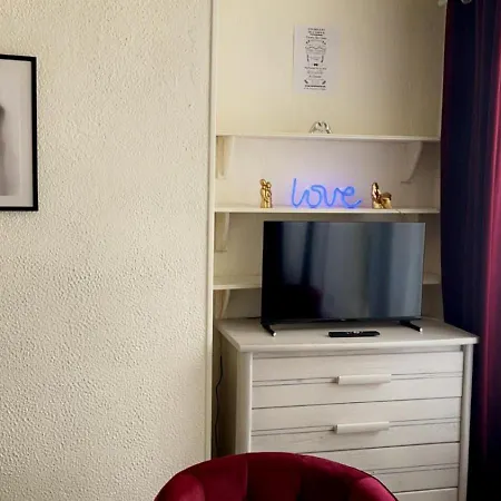 Hyper Centre, Remparts, Vieille , Cosy, Possible Faire A Pieds Apartmán *